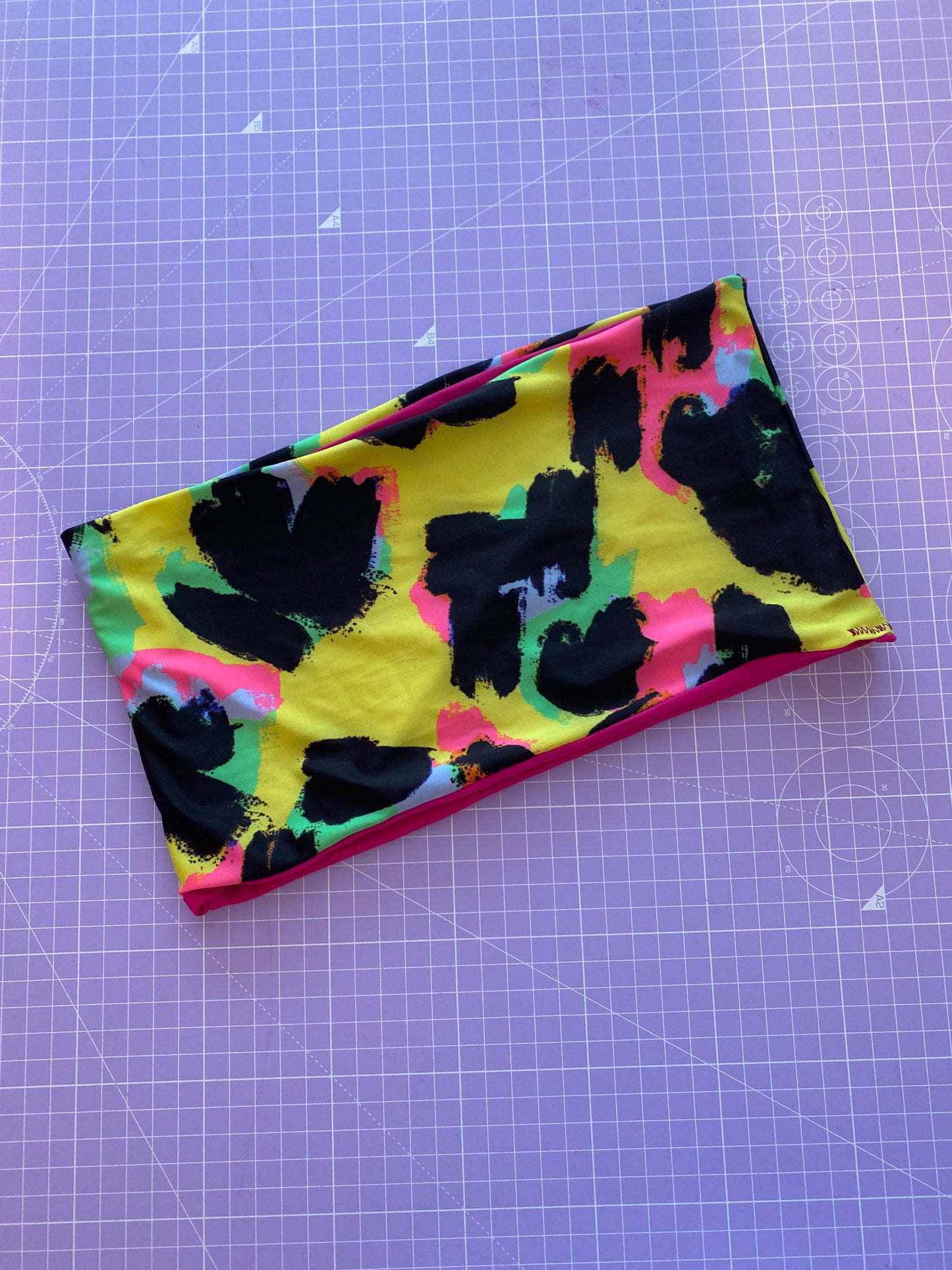 UK 6 XS - Bandeau Bikini - Neon Camo/Pink